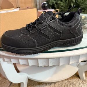 Pacific Palisades Waterproof sneakers - mens size 12, New in box !!